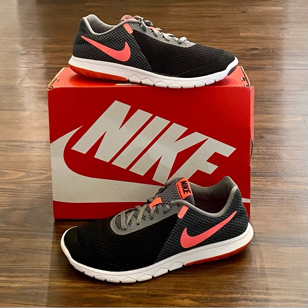 NIke Flex Experience RN 6 - Women's Size 8.5